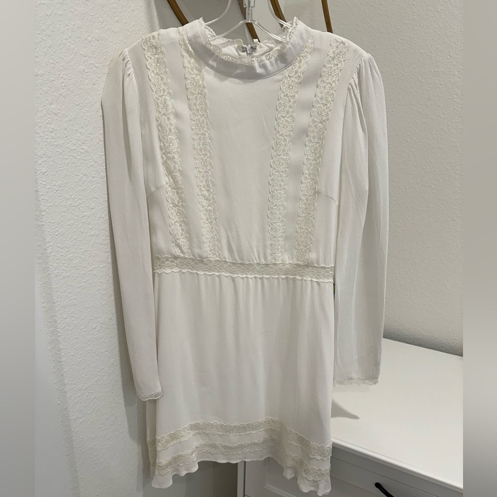 Honey Punch white lace dress